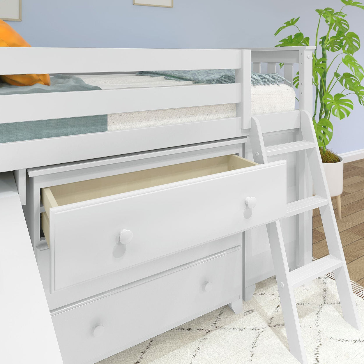 18-3D3DDK-002 : Loft Beds Twin-Size Low Loft with Pull-Out Desk and 3-Drawer Dressers, White