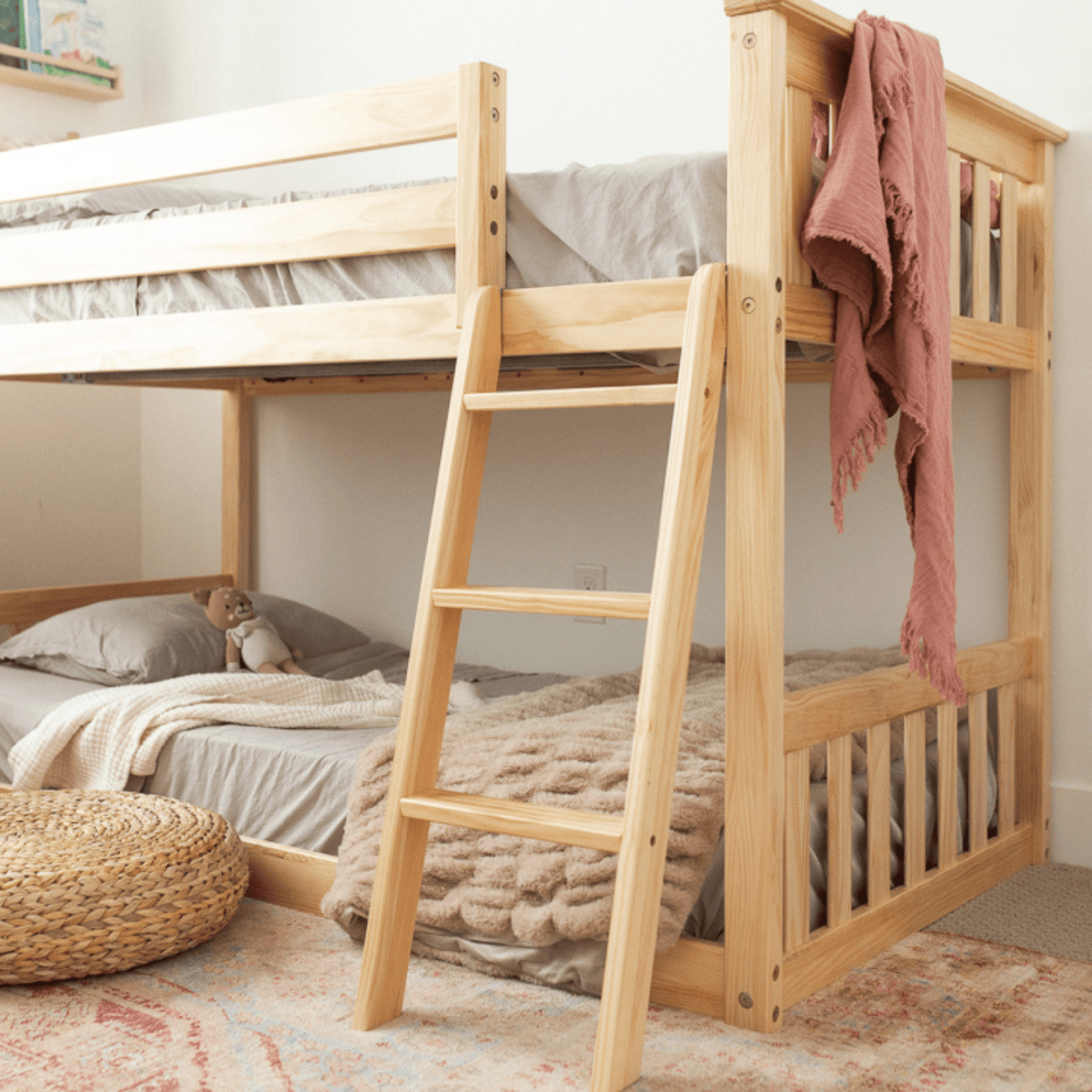 180214-001 : Bunk Beds Twin over Twin Low Bunk Bed, Natural