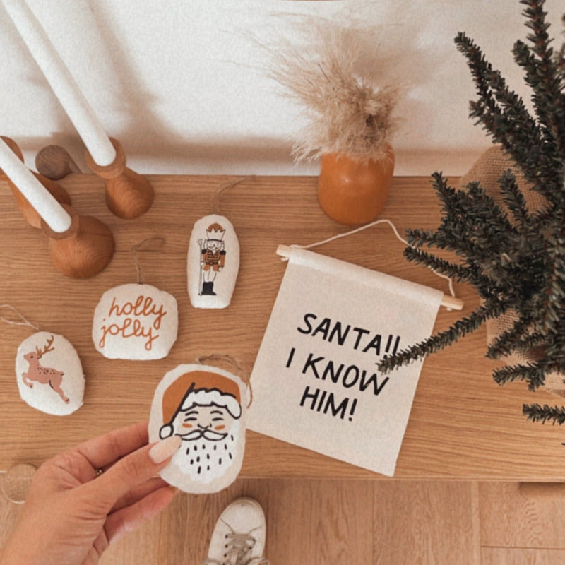 santa i know him canvas hang sign